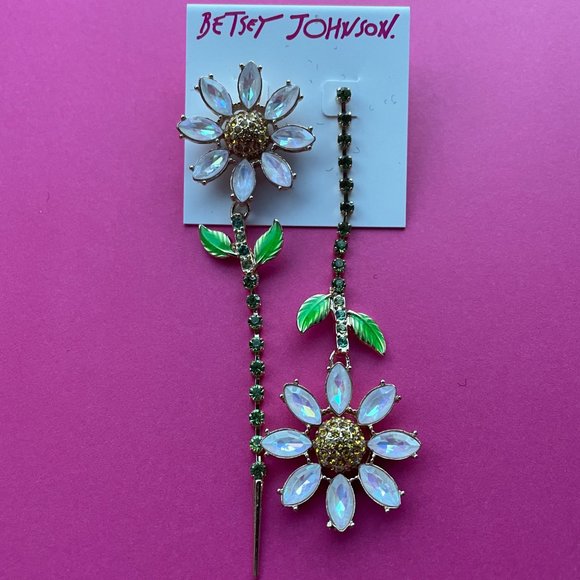 NWT Betsey Johnson Rhinestone Daisy Flower Mismatched Earrings - Picture 2 of 4